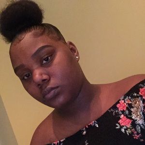 Meet your Posher, Tiarrien